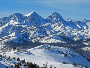 mountains-Mammoth_Lakes-California-59c13a5f4d084bc38d525a6d1f71d4c1_c